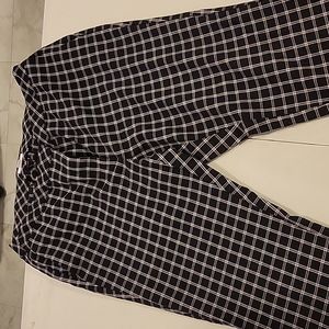 J Jill black and white tapered ankle pants. Size 12.